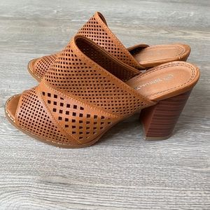 Tan leather heeled sandal